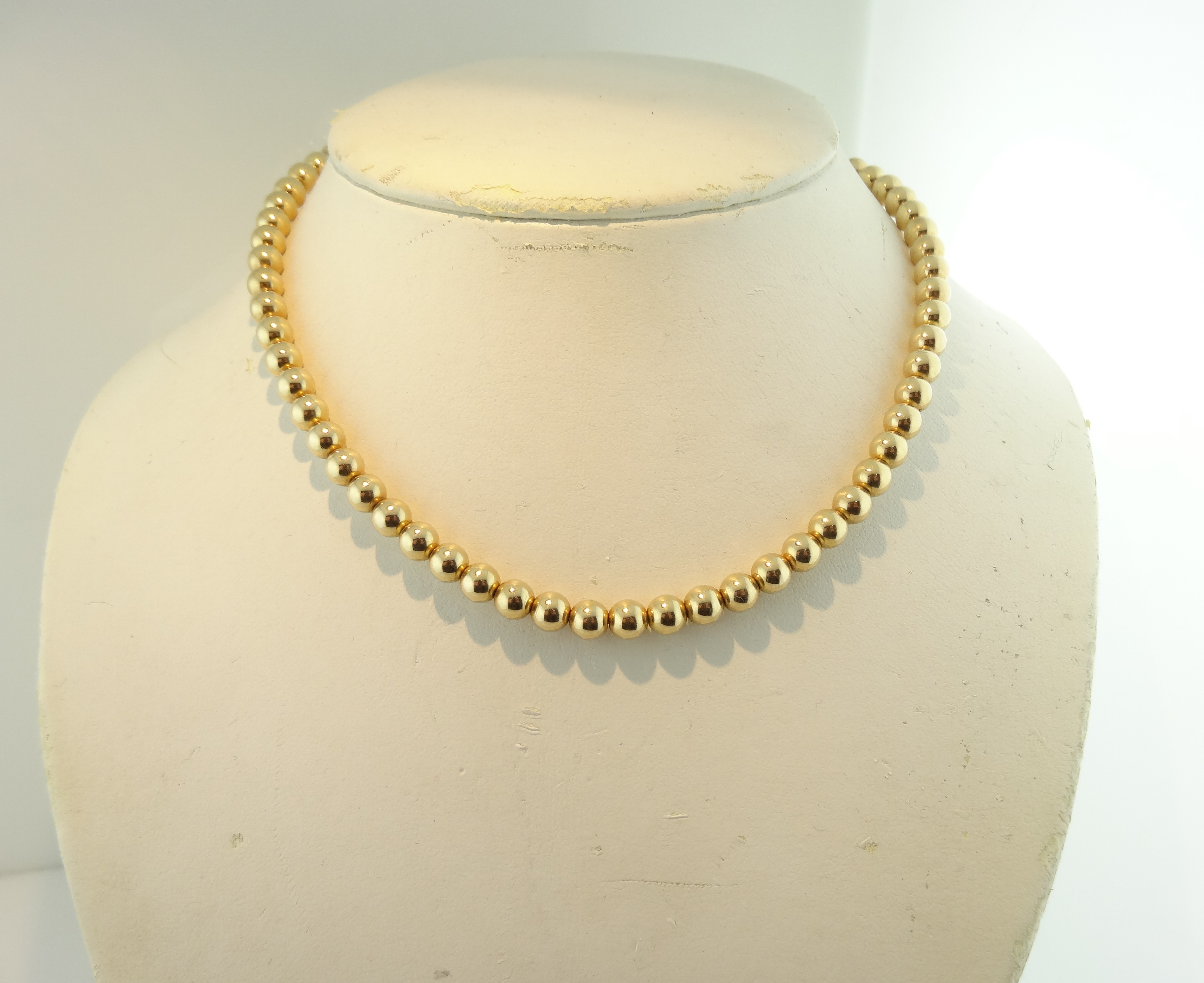 Rosie garnet necklace with front lock 14k gold – Studio Kroewe