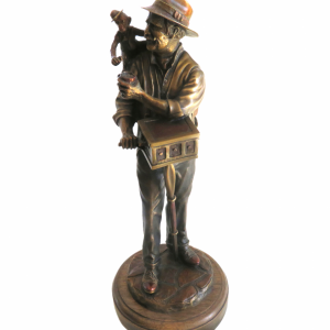 Mark Lundeen sculpture "Monkey Business"