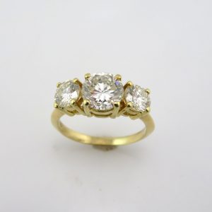 3 Diamond ring in 18kt Yellow gold 2.28 TCW of Natural diamonds
