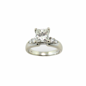 1.28  I/VS2  Princess cut diamond Engagement ring  with diamond side stones